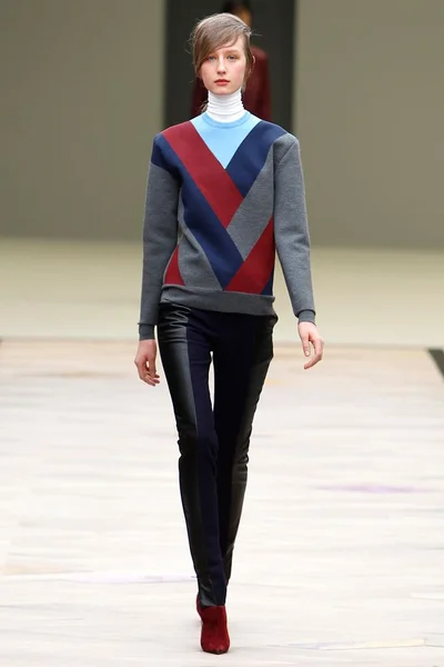 Look 8